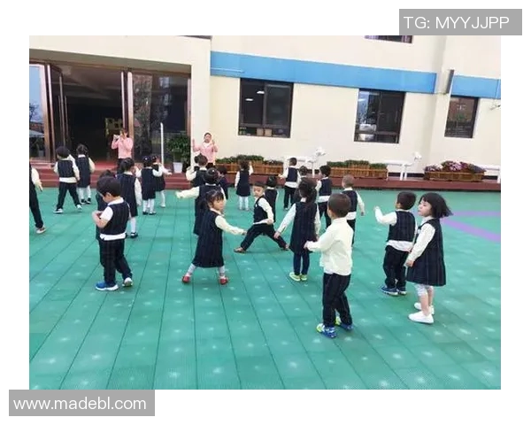 足球巨星陪伴孩子共享欢乐时光共度温馨而难忘的特别一天 足球巨星陪伴孩子共享欢乐时光共度温馨而难忘的特别一天